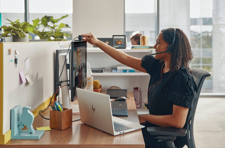 POLY Blackwire 3220 Stereo USB-C Headset +USB-C/A Adapter